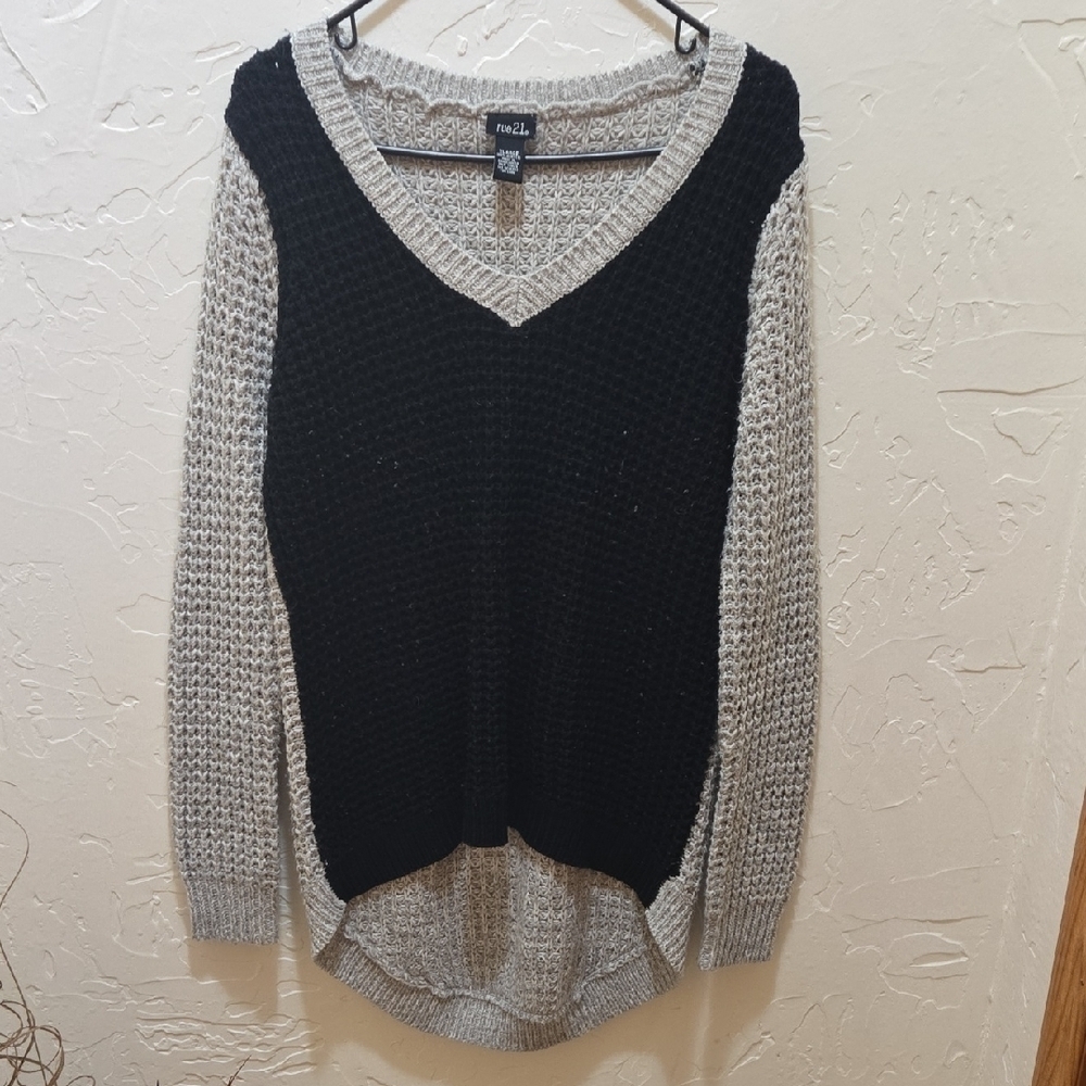 3/$10 Rue21 Black and Gray V-Neck Sweater